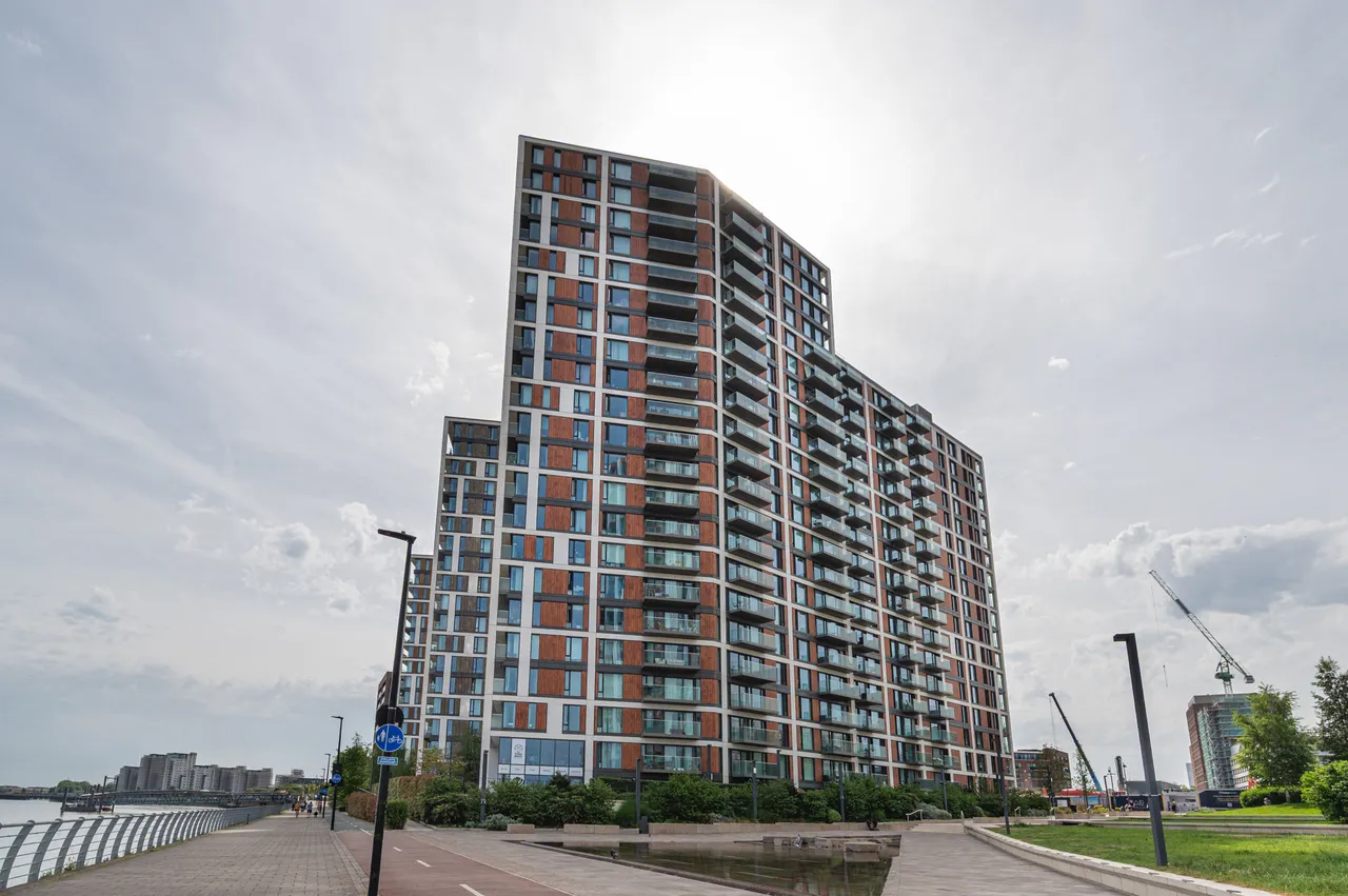 2 bed flat for sale — Flat 1205, Judde House, Duke of Wellington Avenue, London