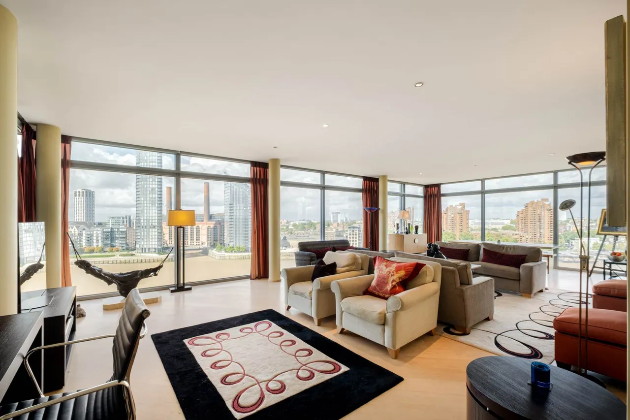 3 bed flat for sale — The Montevetro Building, Battersea, SW11 3YL