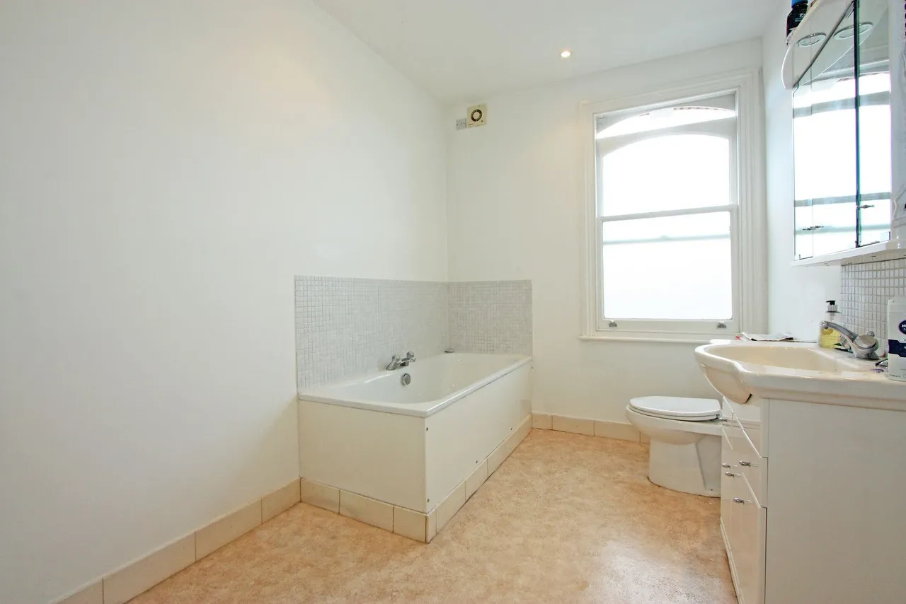 First Floor Flat, 99 Bishops Road, London, photo 5