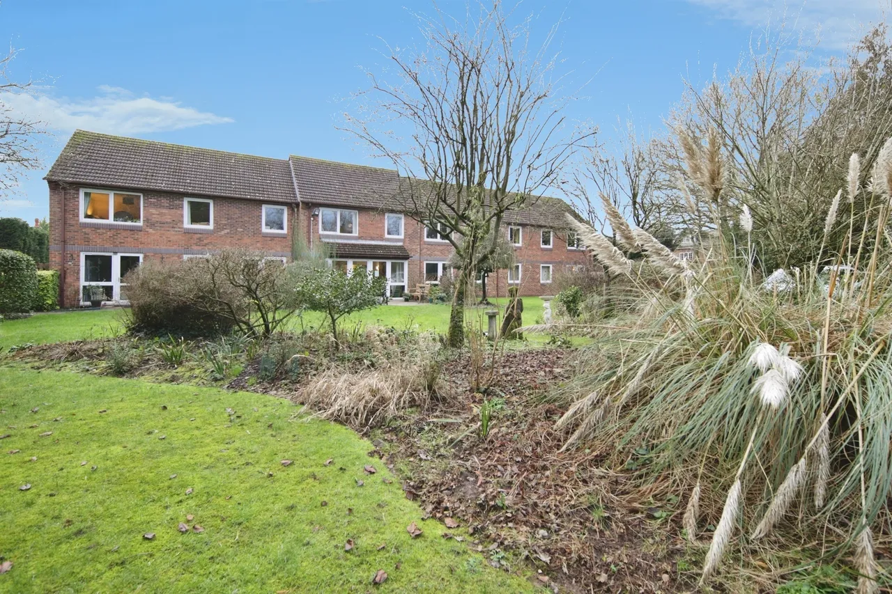 2 bed flat for sale, Kenilworth Road, Balsall Common, CV7