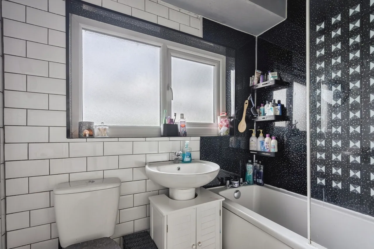 Taunton Avenue, Whitleigh, PL5, photo 15
