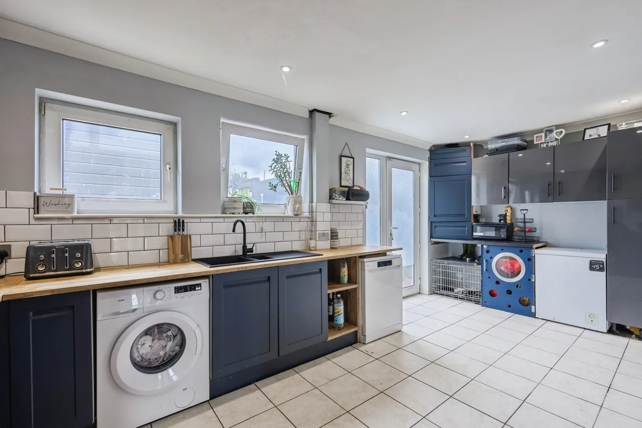 Taunton Avenue, Whitleigh, PL5, photo 8