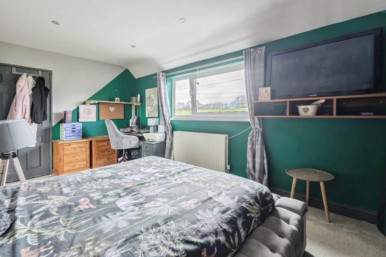 Taunton Avenue, Whitleigh, PL5, photo 12
