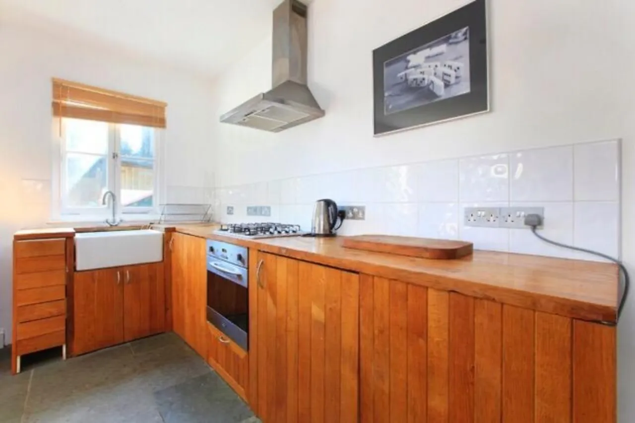 Weir Road, Balham, London, photo 4