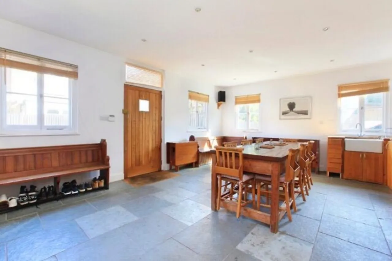 Weir Road, Balham, London, photo 2