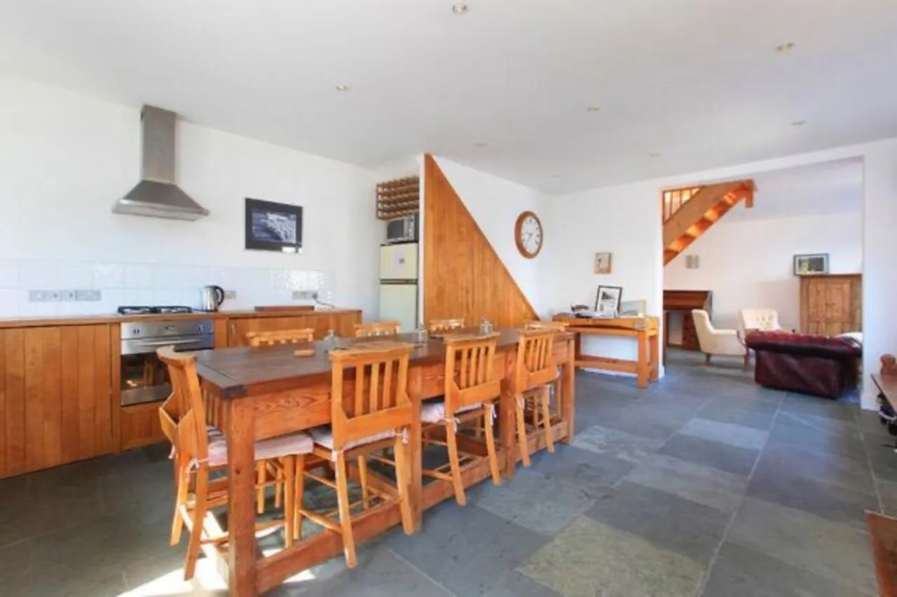 Weir Road, Balham, London, photo 5
