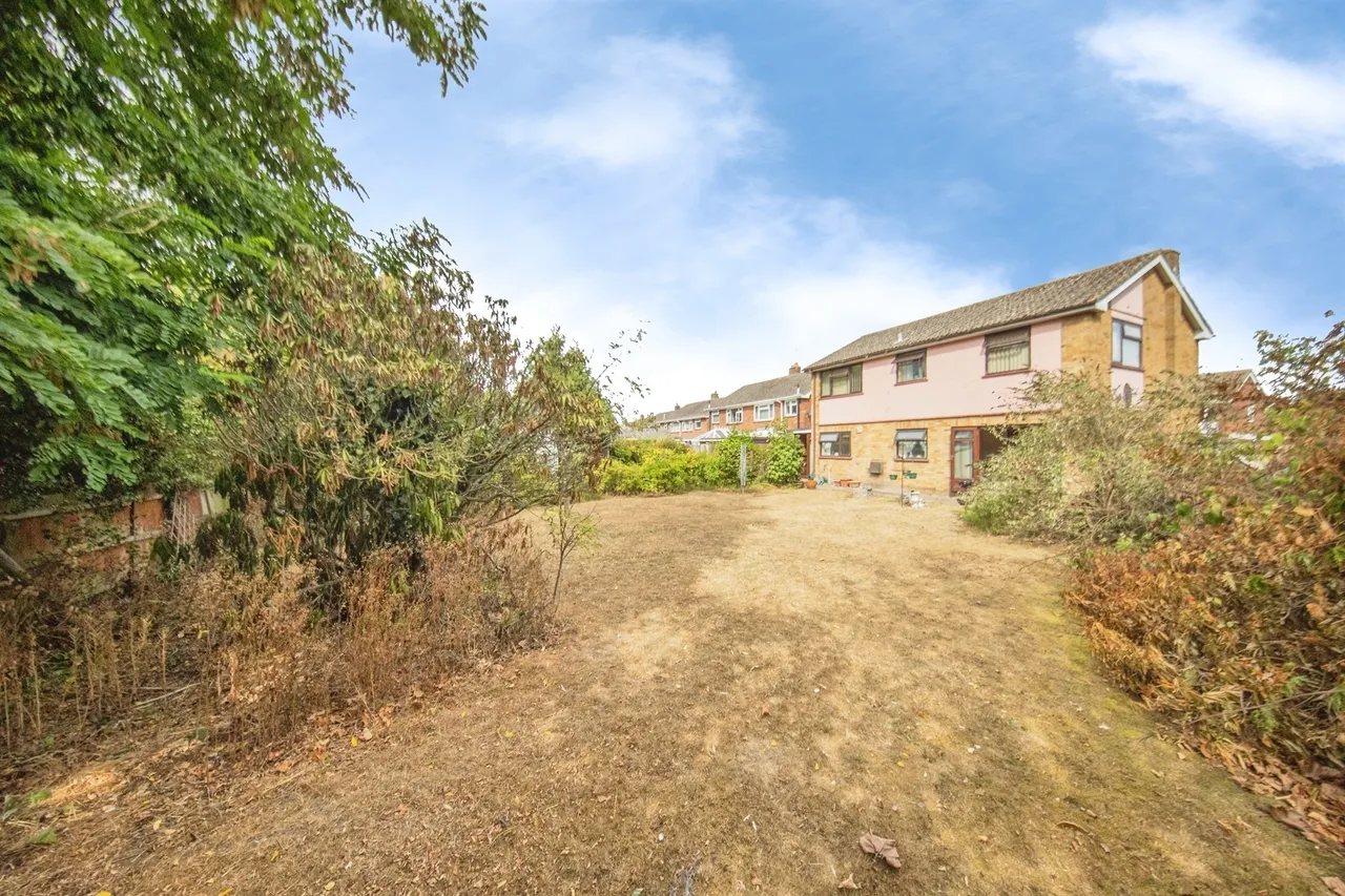 Hunter Drive, Lawford, MANNINGTREE, photo 12
