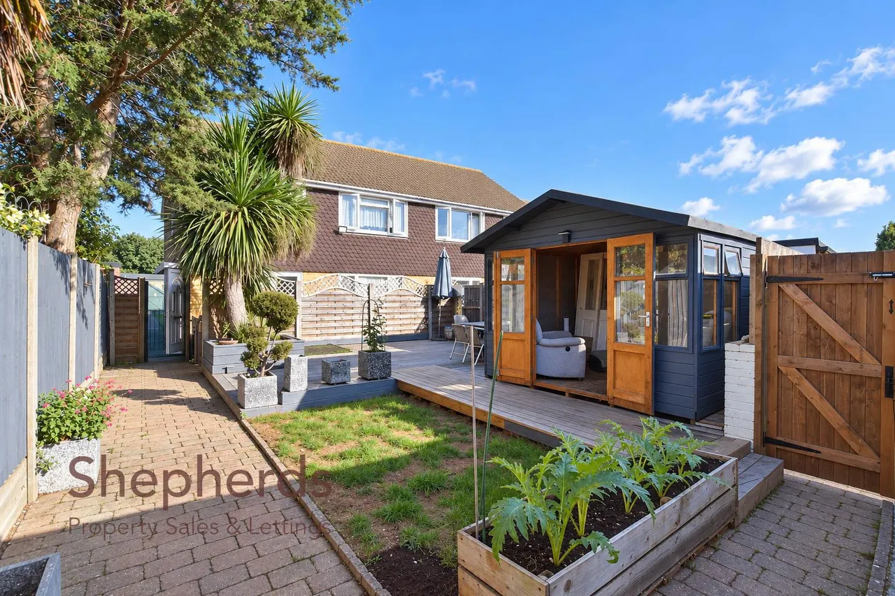 Perrysfield Road, Cheshunt, EN8, photo 2