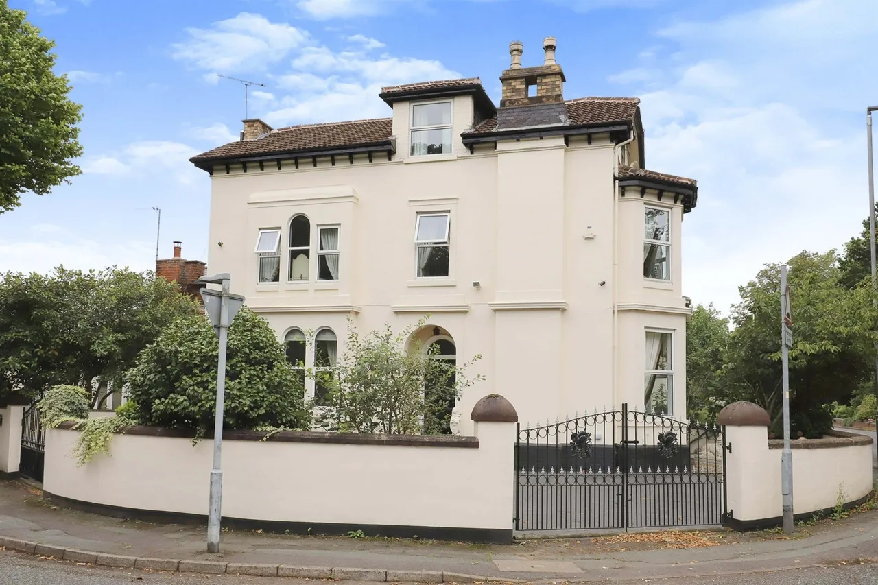 5 bed house for sale — Bradmore Road, Bradmore, Wolverhampton