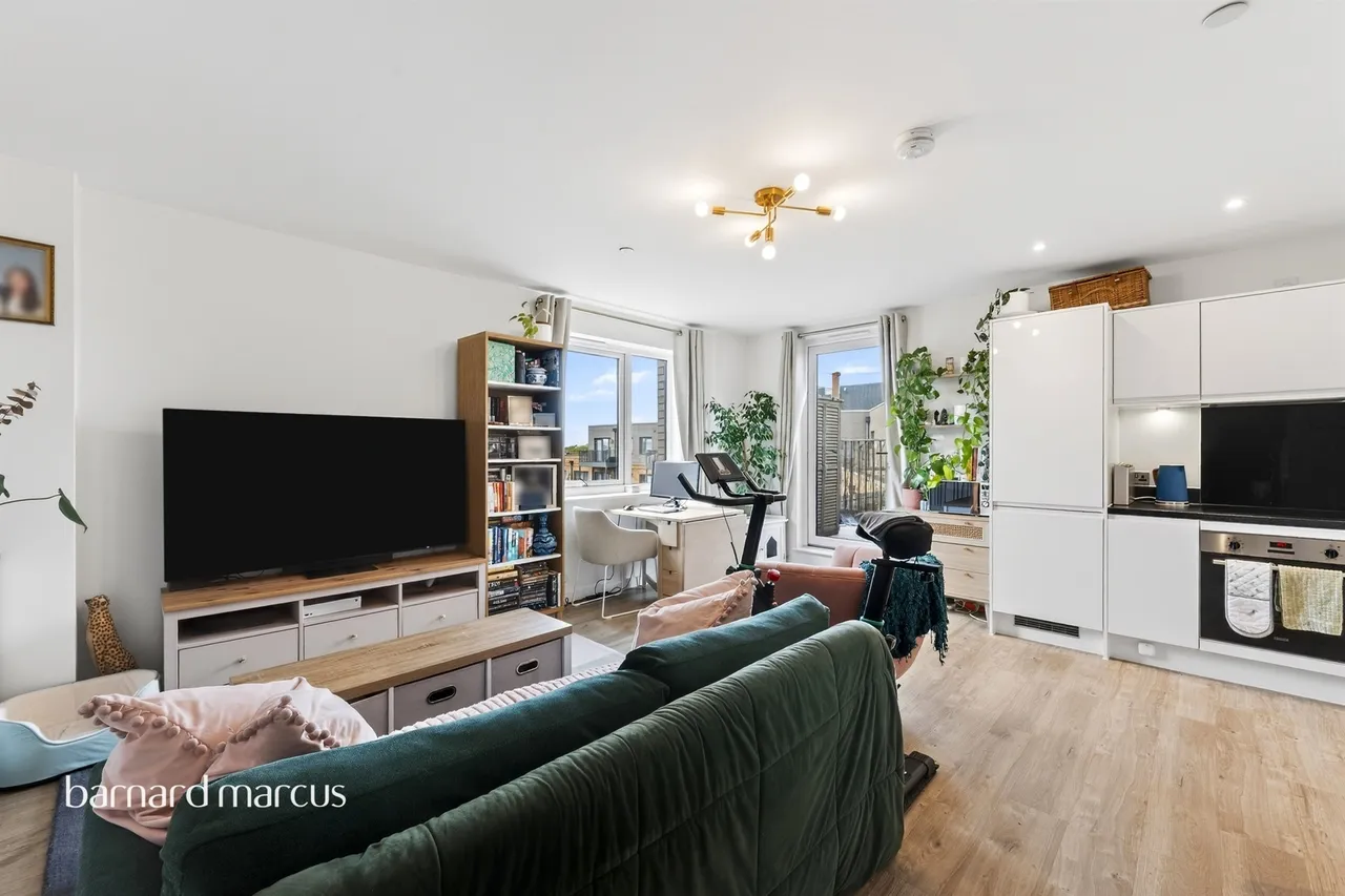 St. Johns Road, New Malden, photo 9