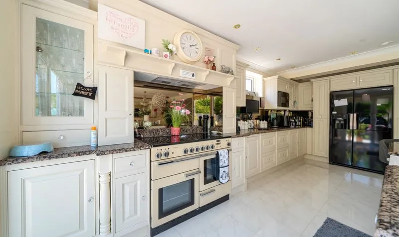 Lansdowne Road, Epsom, KT19, photo 8