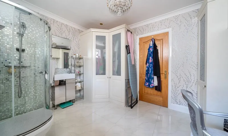 Lansdowne Road, Epsom, KT19, photo 13