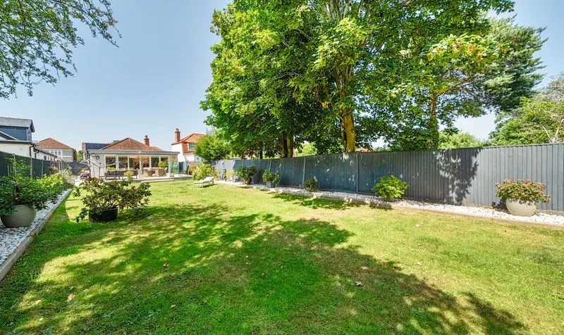 Lansdowne Road, Epsom, KT19, photo 18