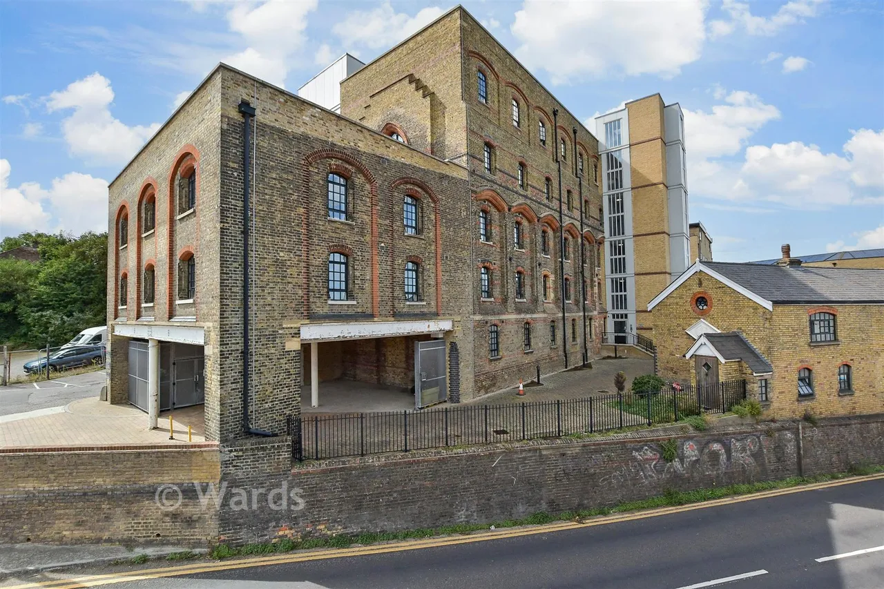 2 bed flat for sale, Millers Hill, Ramsgate, CT11