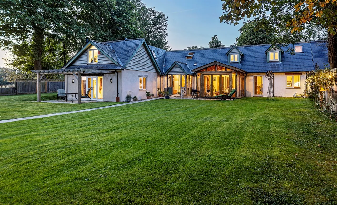 4 bed house for sale — Laundry Cottages, Cholderton, Salisbury