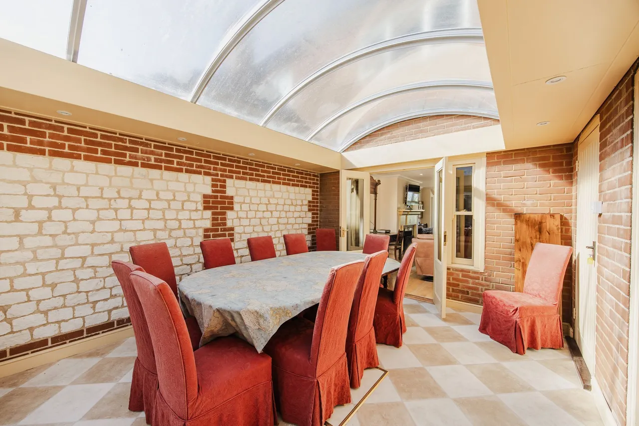 Five Bedroom Barn Conversion in Choseley, photo 5