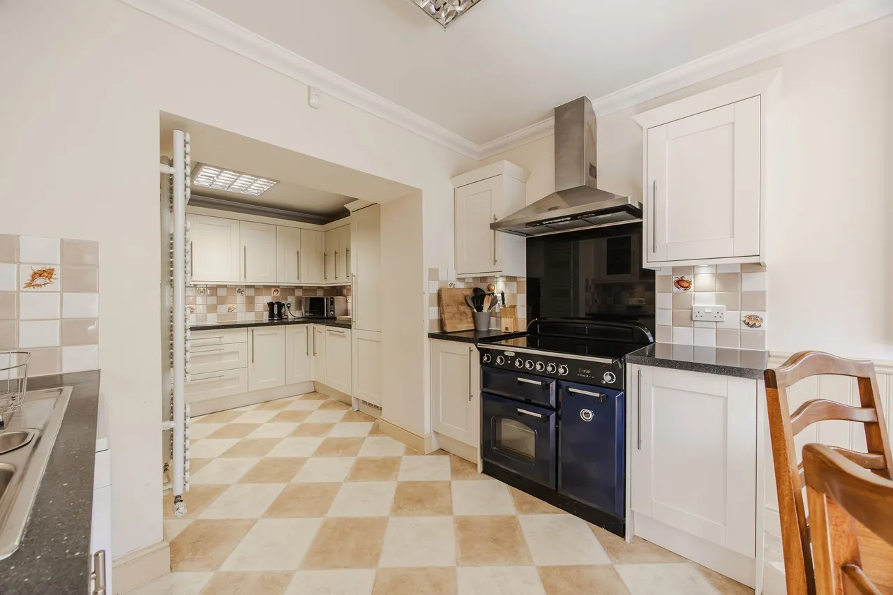 Five Bedroom Barn Conversion in Choseley, photo 3