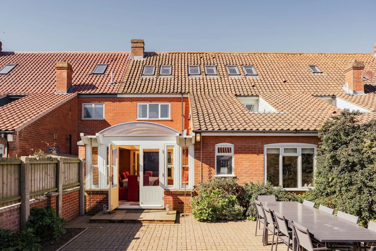 Five Bedroom Barn Conversion in Choseley, photo 18