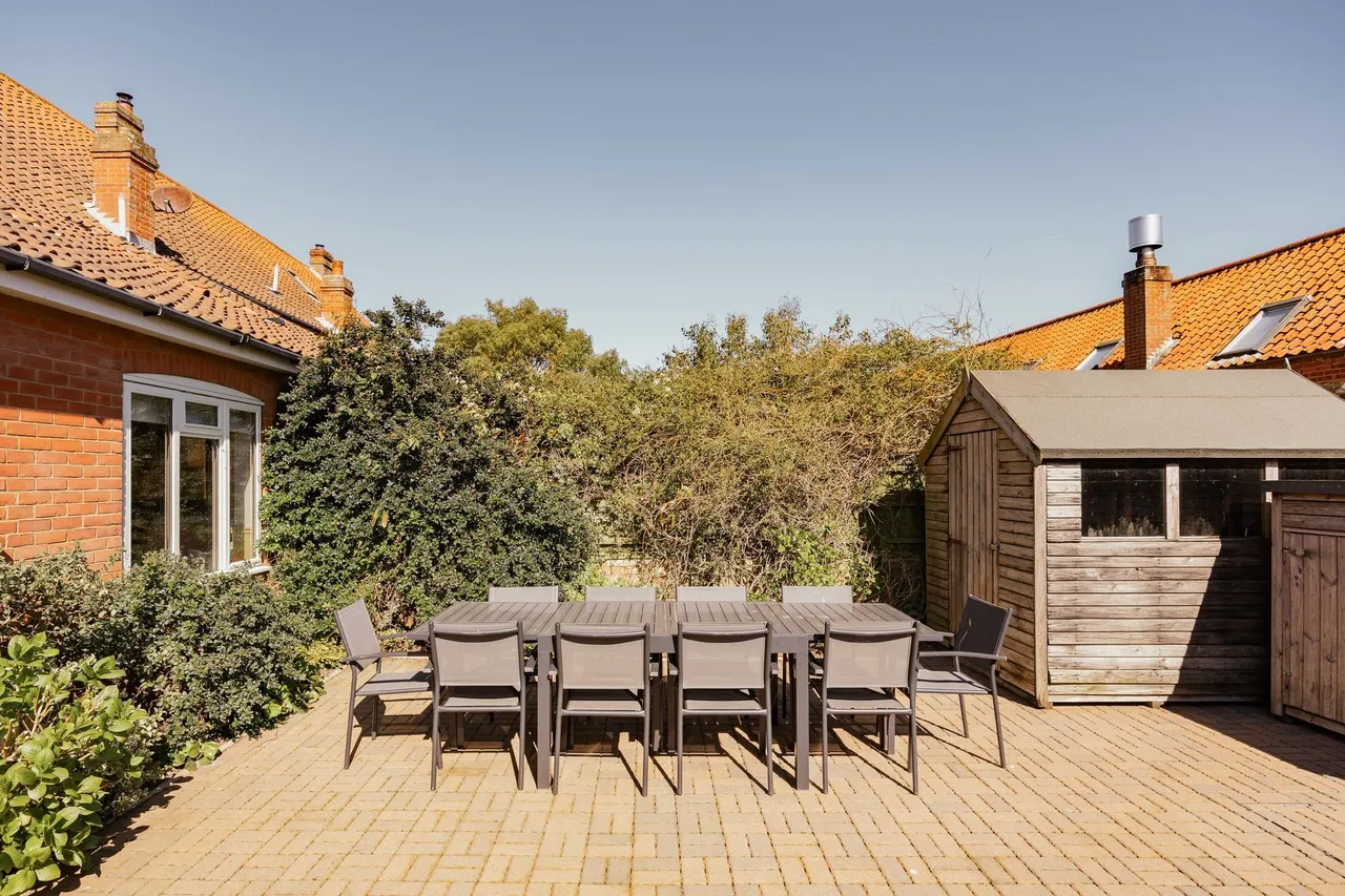 Five Bedroom Barn Conversion in Choseley, photo 19