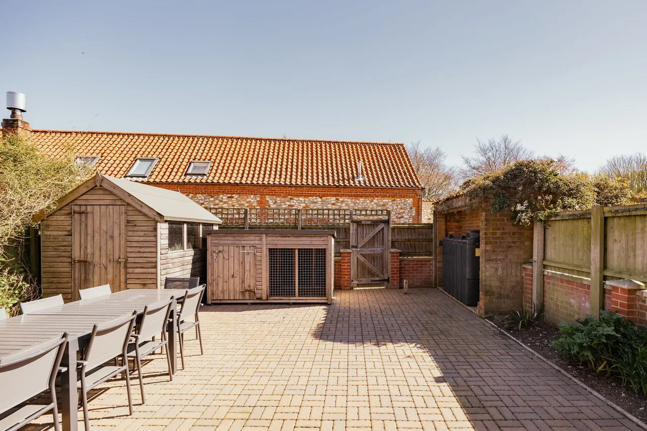 Five Bedroom Barn Conversion in Choseley, photo 17