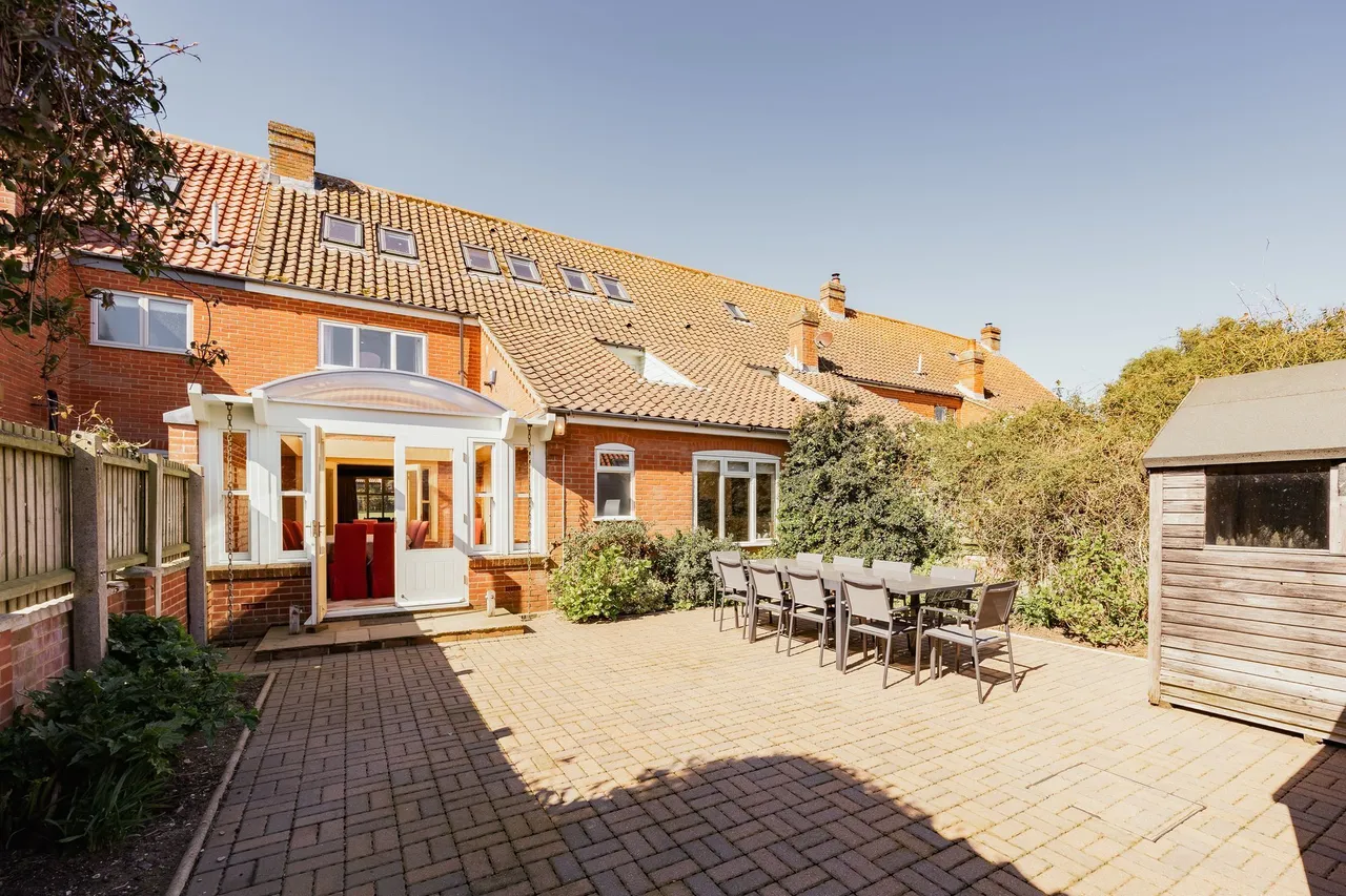 Five Bedroom Barn Conversion in Choseley, photo 4