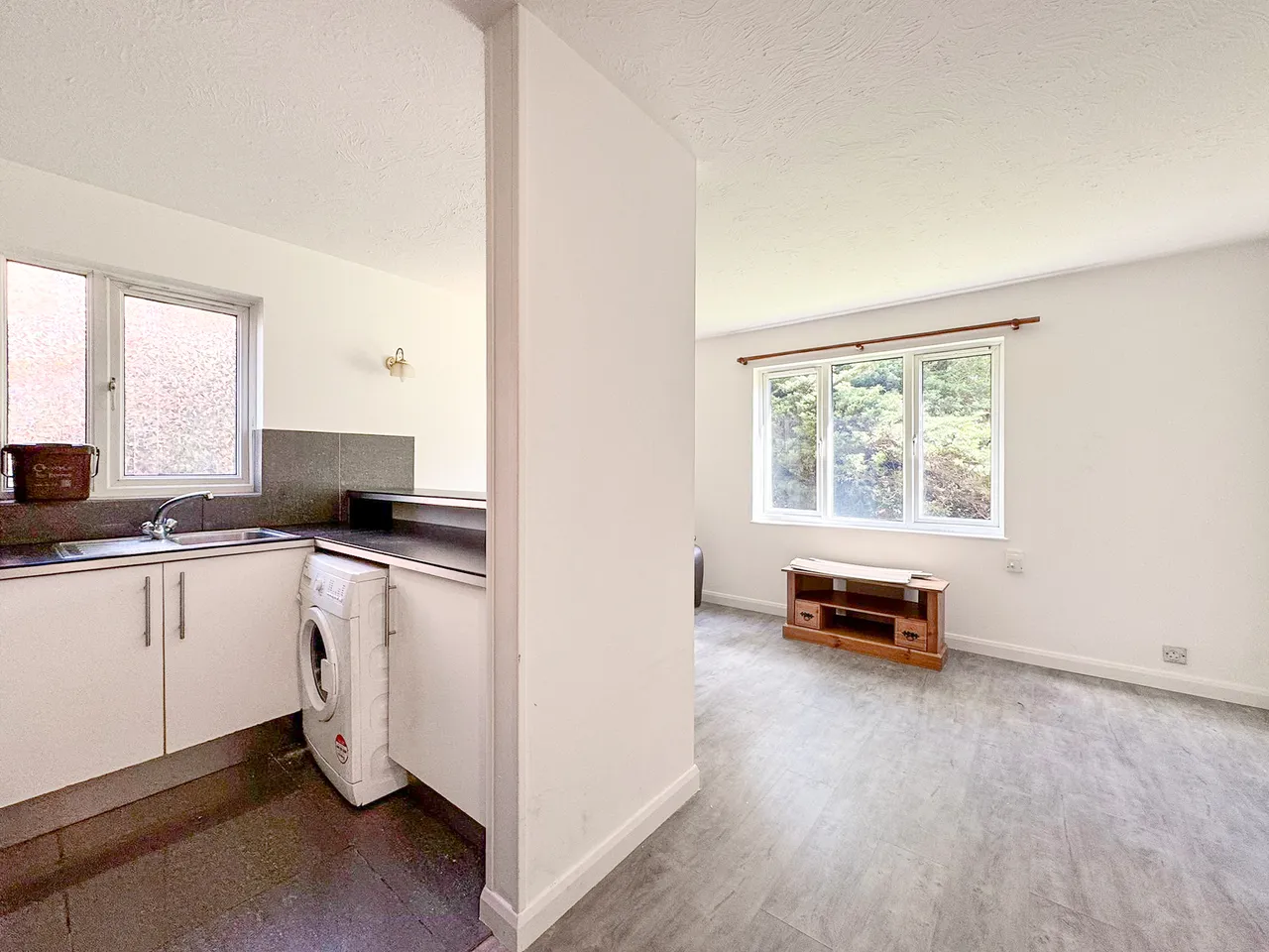 Pavilion Way, Edgware, HA8, photo 2