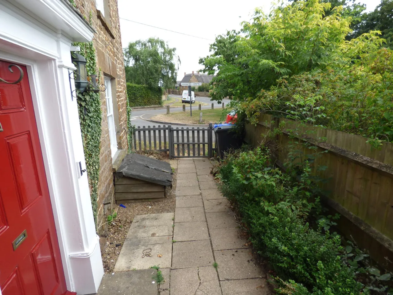 The Green, Byfield, NN11, photo 2