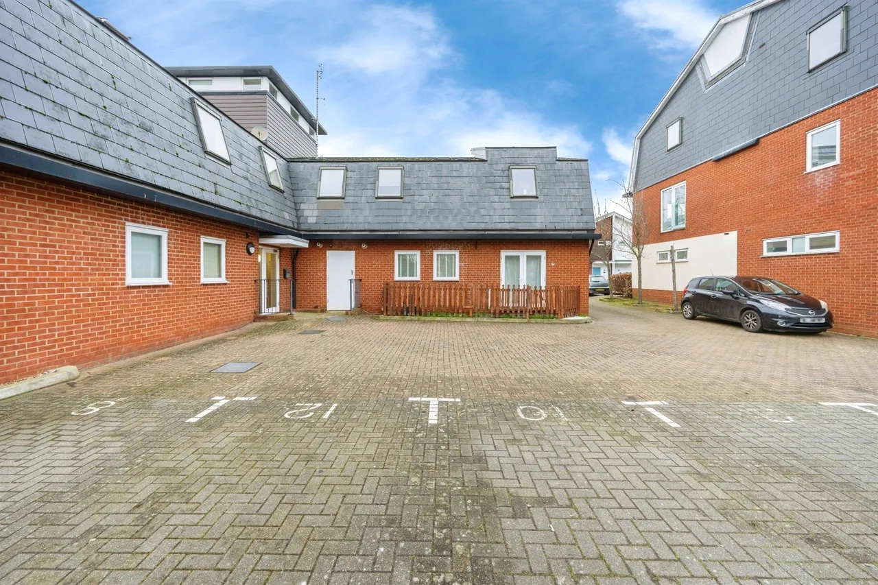 Addenbrookes Road, Newport Pagnell, MK16, photo 8