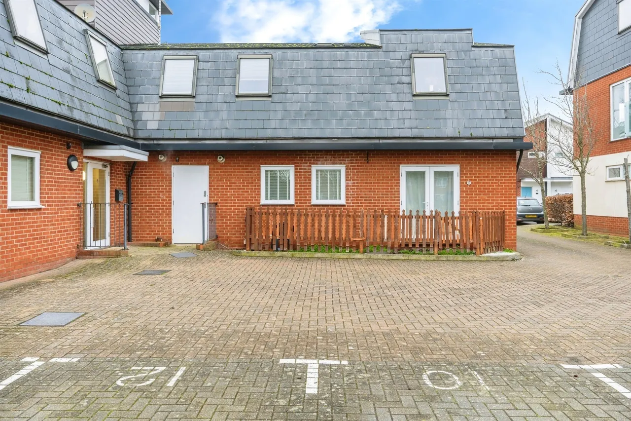 Addenbrookes Road, Newport Pagnell, MK16, photo 11