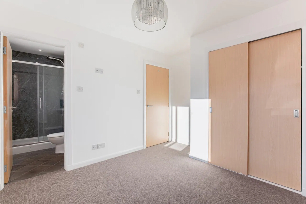 Grandholm Crescent, AB22, photo 11