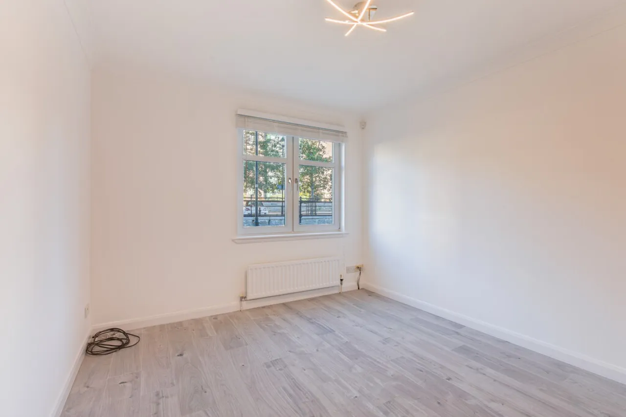 Grandholm Crescent, AB22, photo 2