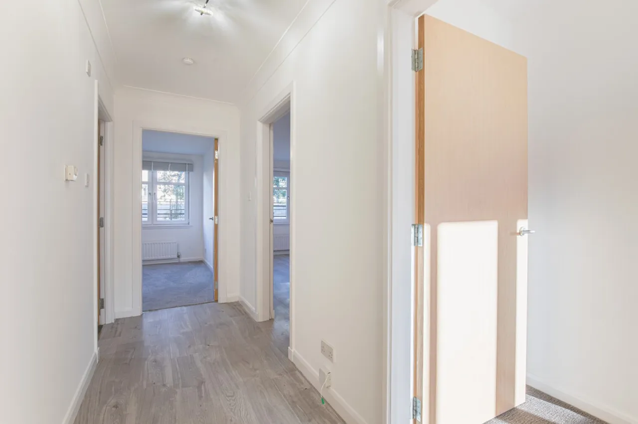 Grandholm Crescent, AB22, photo 8