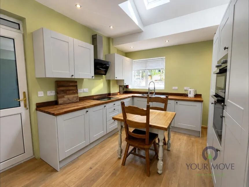 Hazel Avenue, Clayton Le Moors, BB5, photo 2