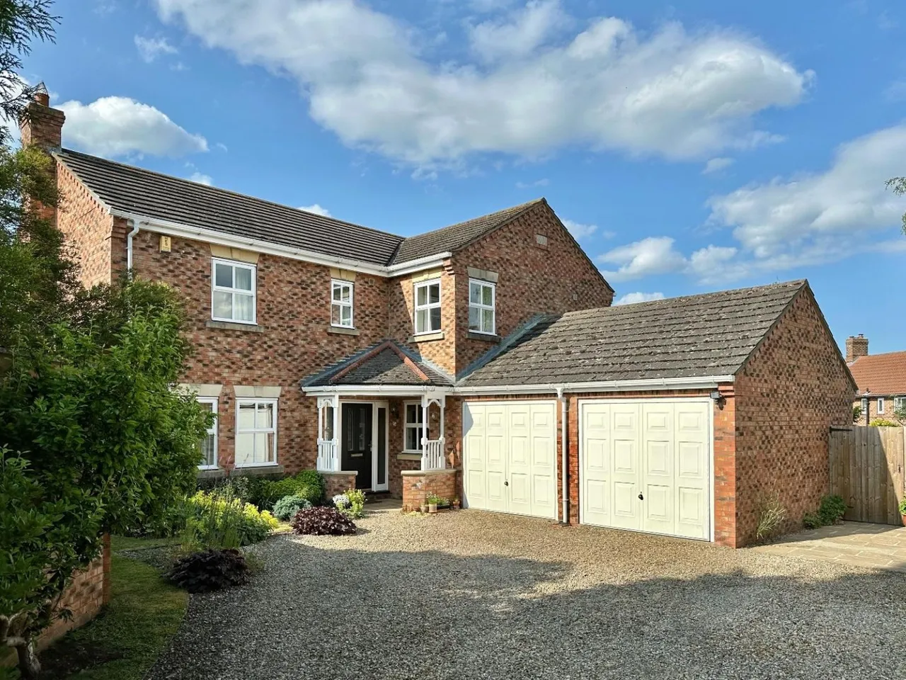 5 bed house for sale — Birchwood Gardens, Brafferton, York