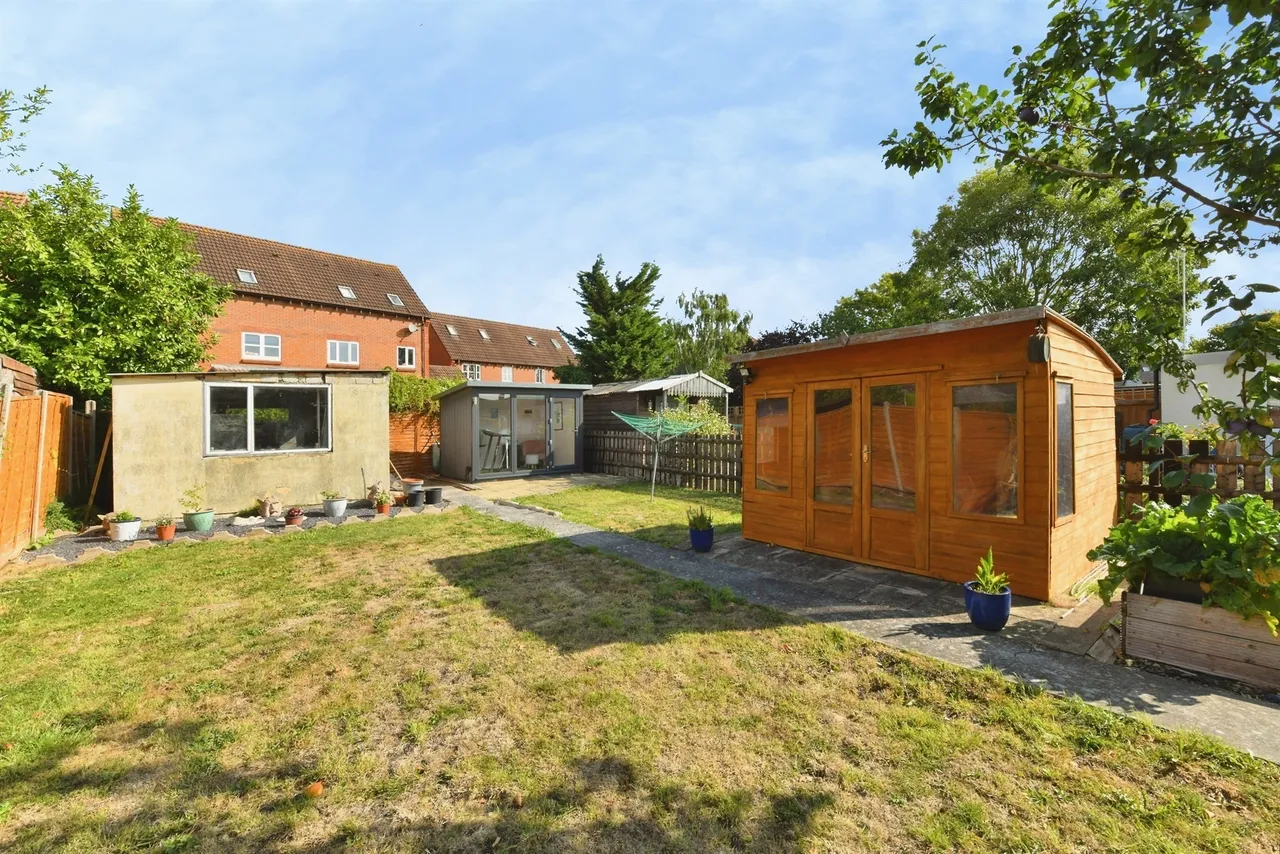 Oldfield Road, WESTBURY, photo 10