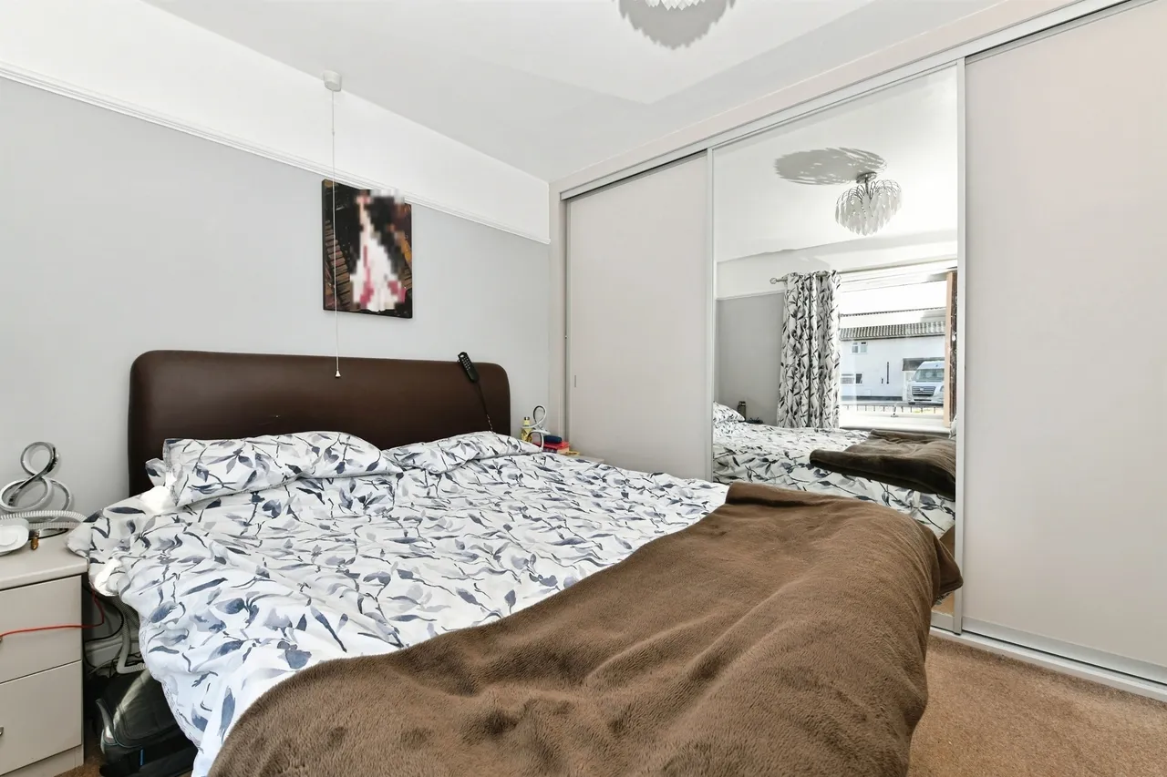 Oldfield Road, WESTBURY, photo 7