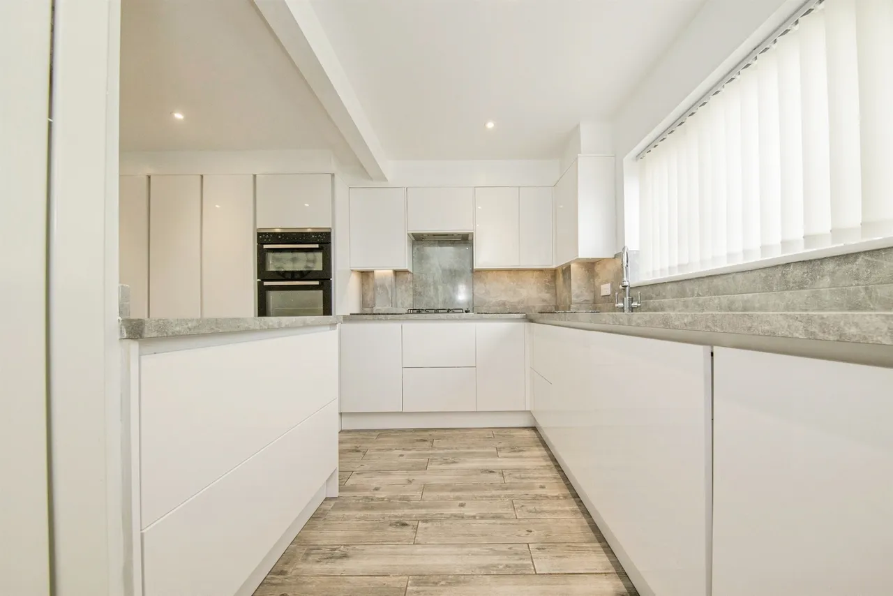 Monkwick Avenue, Colchester, photo 6