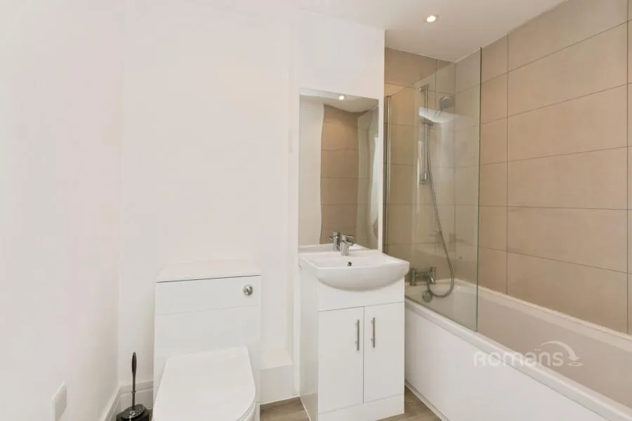 Farnborough Road, Farnborough, GU14, photo 6