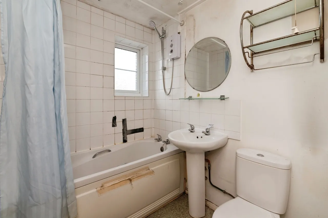 Falcon Avenue, Grays, Essex, RM17, photo 12