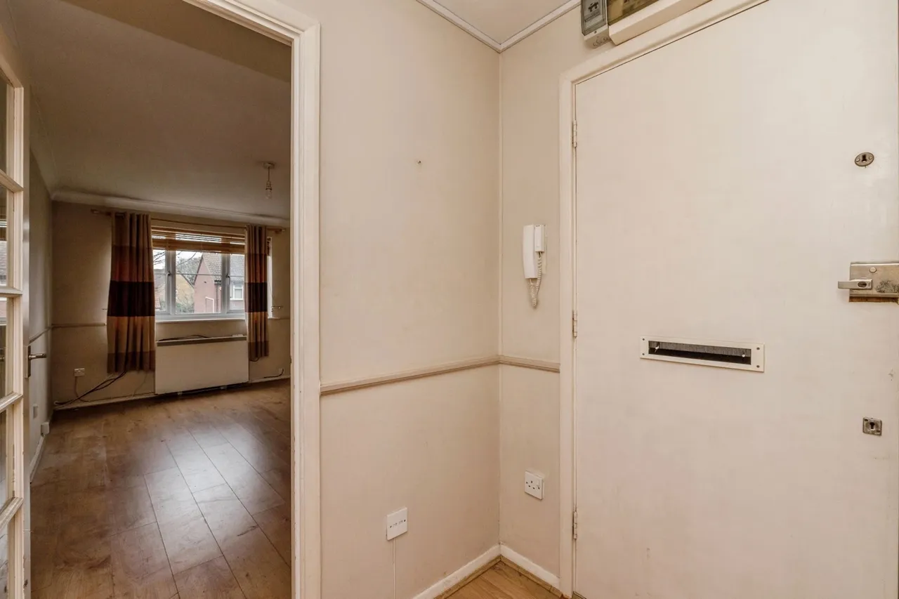 Falcon Avenue, Grays, Essex, RM17, photo 5
