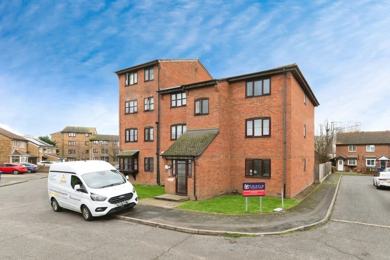 Falcon Avenue, Grays, Essex, RM17, photo 4