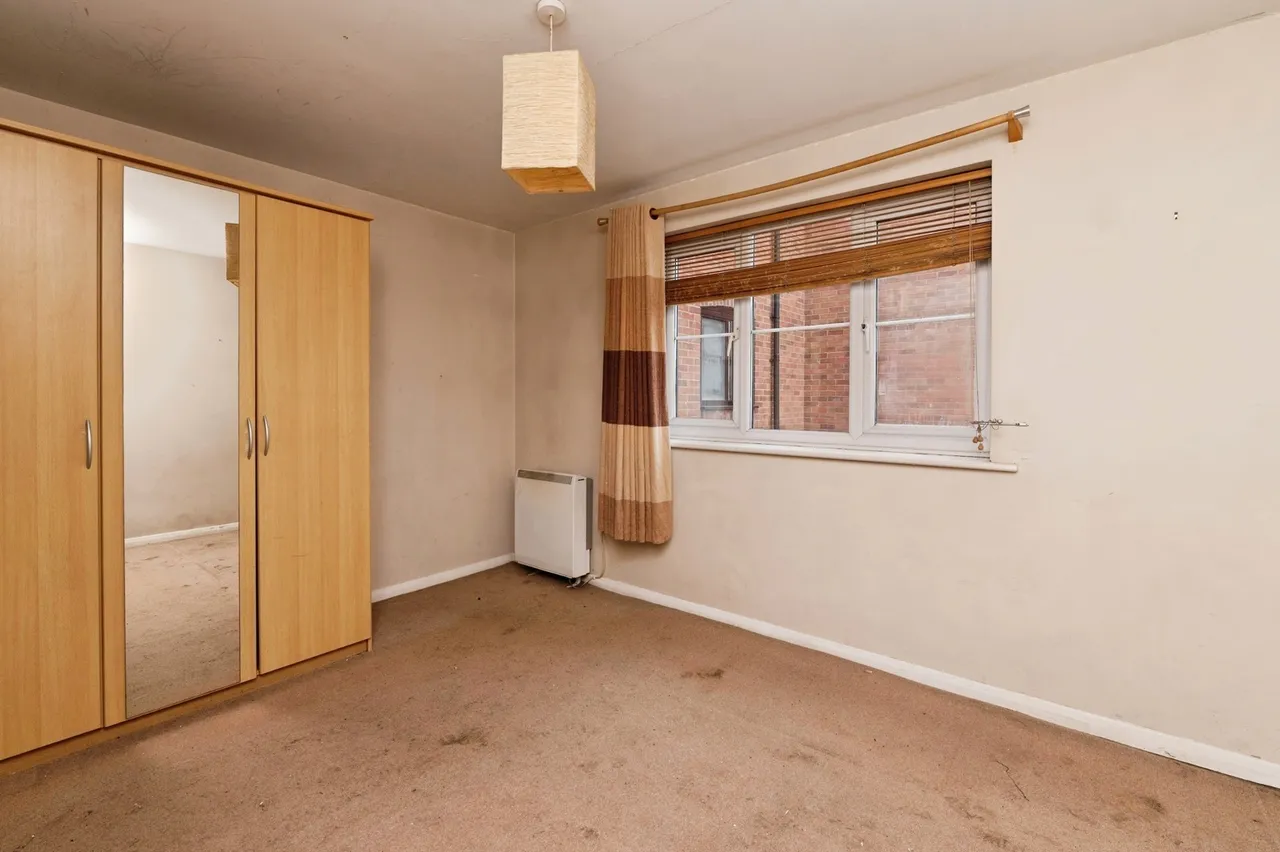Falcon Avenue, Grays, Essex, RM17, photo 11