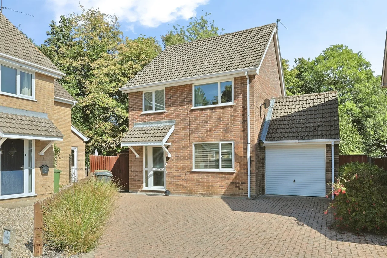 3 bed house for sale — Eva Close, Shipdham, Thetford