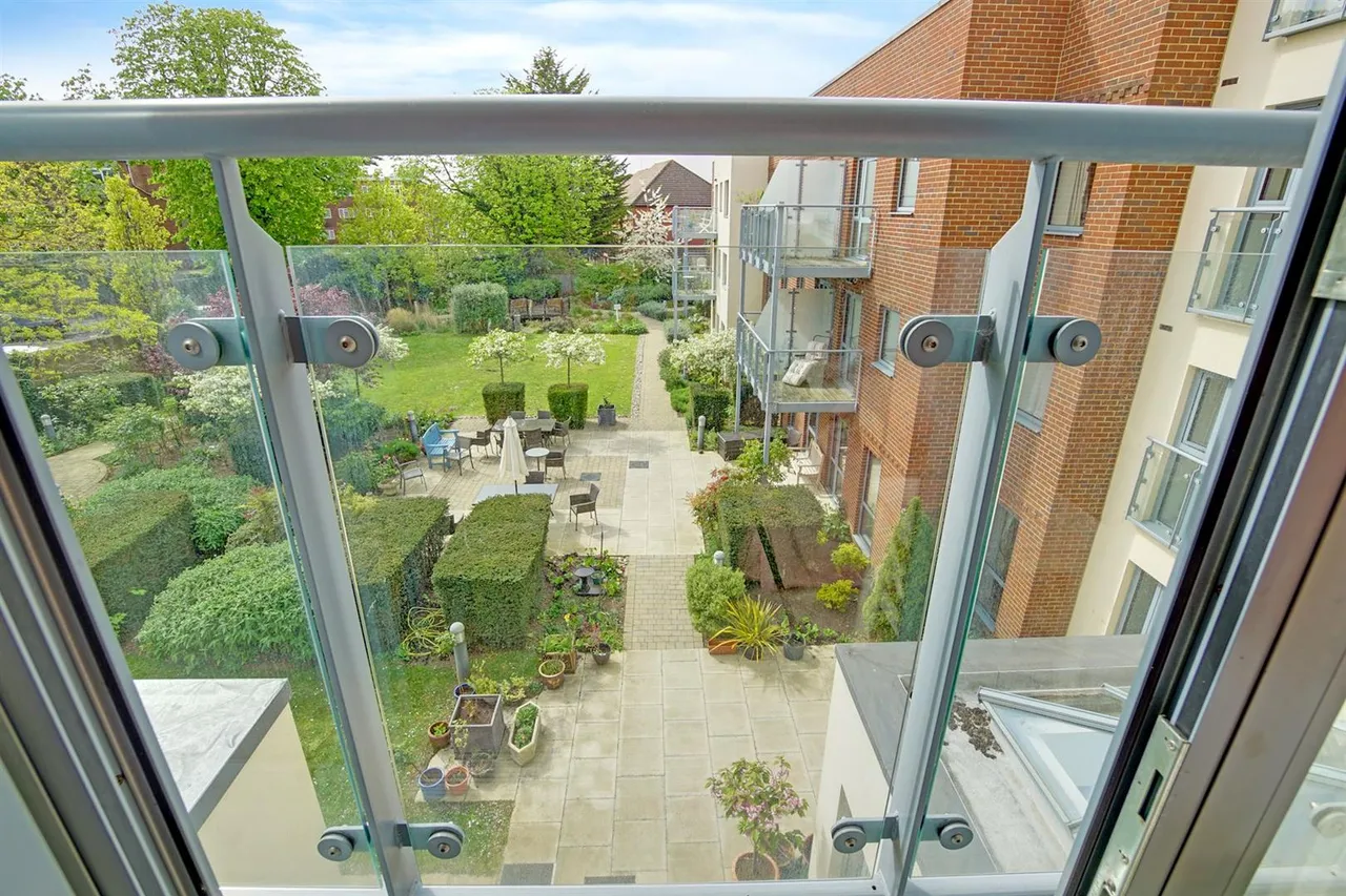 Shotfield, Wallington, SM6, photo 3