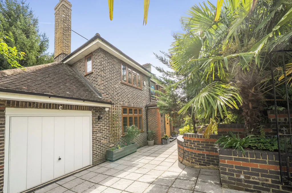 Hereward Avenue, Purley CR8 2NN, photo 2