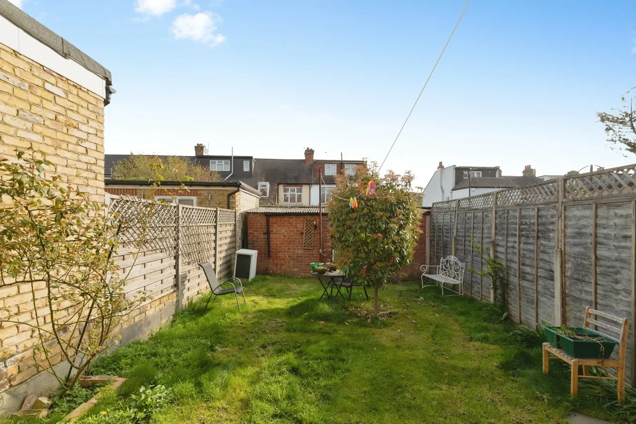 Ainslie Wood Crescent, London, E4, photo 15