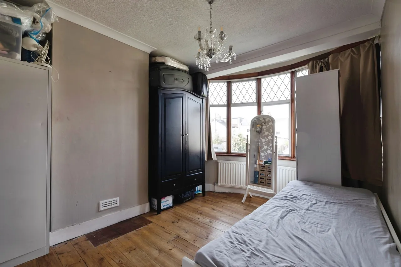 Ainslie Wood Crescent, London, E4, photo 9