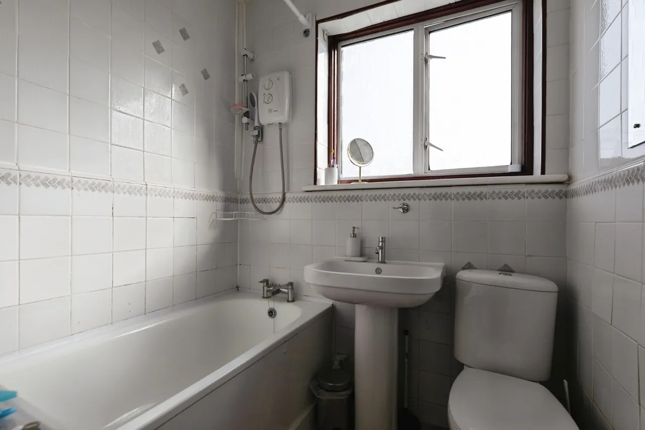 Ainslie Wood Crescent, London, E4, photo 13