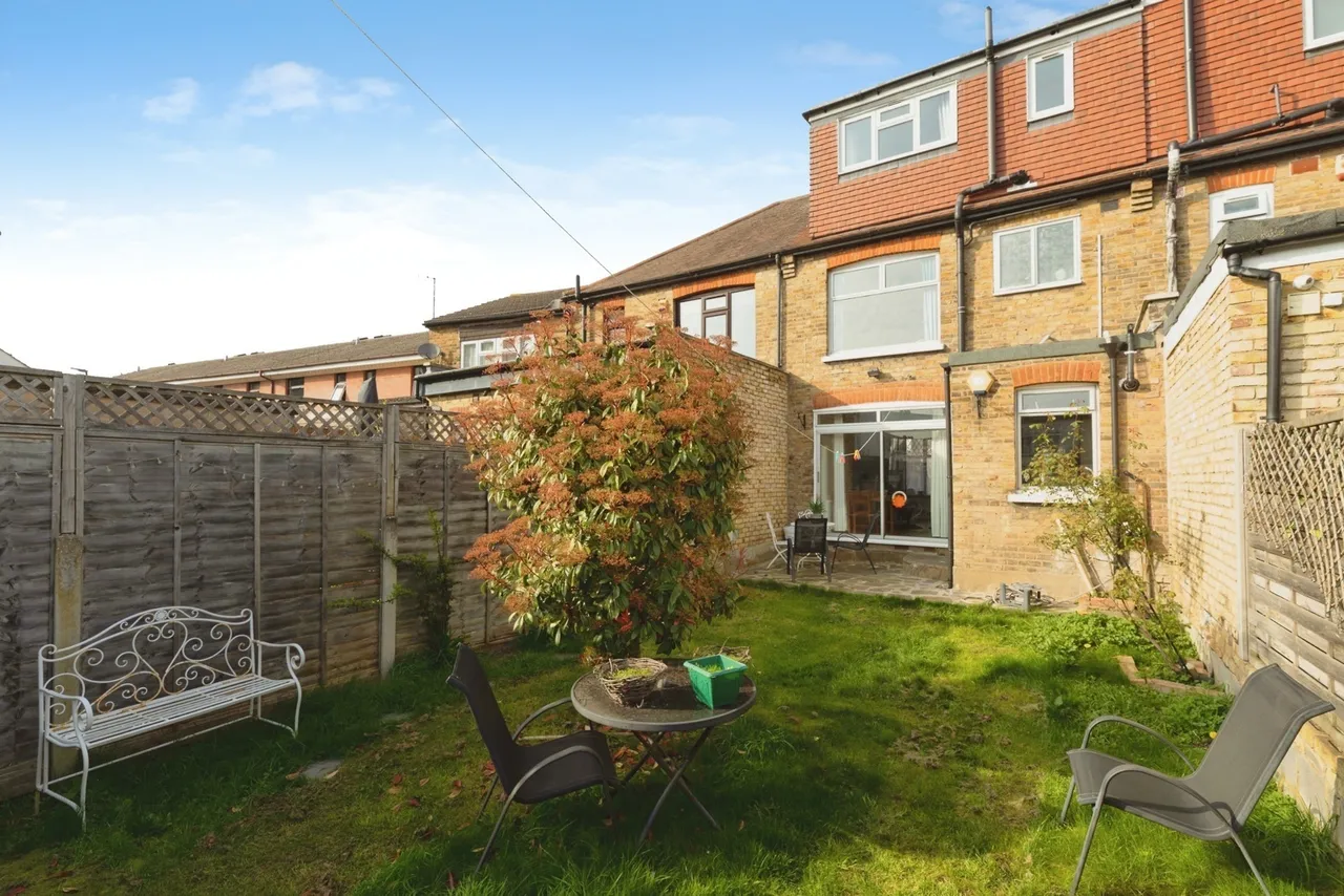 Ainslie Wood Crescent, London, E4, photo 18