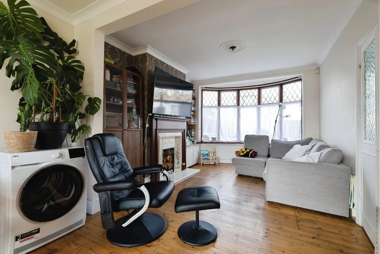 Ainslie Wood Crescent, London, E4, photo 4